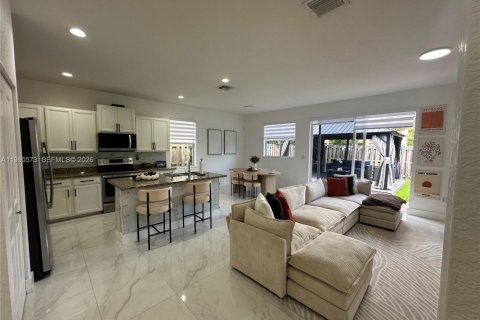 Купить виллу или дом в Хомстед, Флорида 3 спальни, 157.75м2, № 2056834 - фото 13