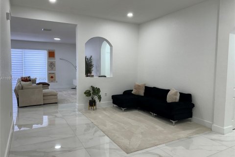 Купить виллу или дом в Хомстед, Флорида 3 спальни, 157.75м2, № 2056834 - фото 14