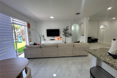 Купить виллу или дом в Хомстед, Флорида 3 спальни, 157.75м2, № 2056834 - фото 9