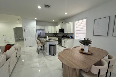 Купить виллу или дом в Хомстед, Флорида 3 спальни, 157.75м2, № 2056834 - фото 8