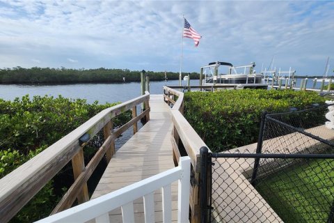 House in Ruskin, Florida 3 bedrooms, 132.66 sq.m. № 1626418 - photo 2