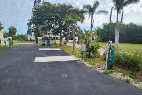 House in Ruskin, Florida 3 bedrooms, 132.66 sq.m. № 1626418 - photo 4