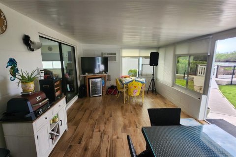 House in Ruskin, Florida 3 bedrooms, 132.66 sq.m. № 1626418 - photo 15