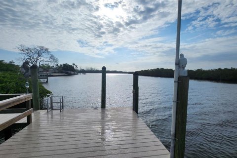 House in Ruskin, Florida 3 bedrooms, 132.66 sq.m. № 1626418 - photo 12