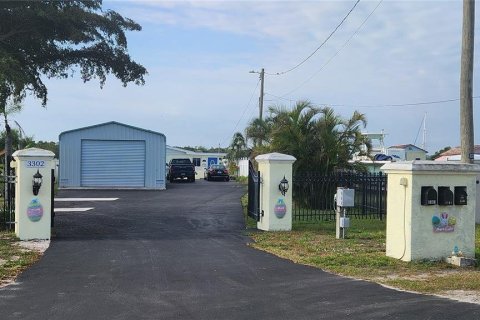 House in Ruskin, Florida 3 bedrooms, 132.66 sq.m. № 1626418 - photo 1