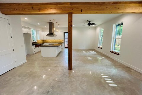 Townhouse in Gainesville, Florida 4 bedrooms, 242.75 sq.m. № 2222915 - photo 18