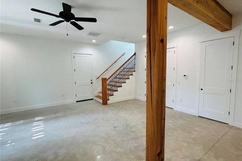 Townhouse in Gainesville, Florida 4 bedrooms, 242.75 sq.m. № 2222915 - photo 20