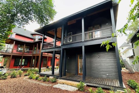 Townhouse in Gainesville, Florida 4 bedrooms, 242.75 sq.m. № 2222915 - photo 4
