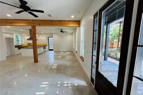 Townhouse in Gainesville, Florida 4 bedrooms, 242.75 sq.m. № 2222915 - photo 17