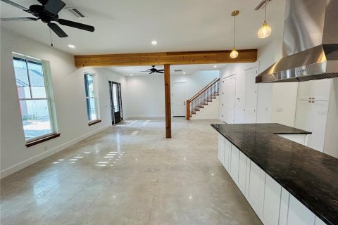 Townhouse in Gainesville, Florida 4 bedrooms, 242.75 sq.m. № 2222915 - photo 14