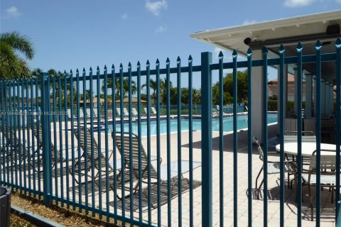Touwnhouse à vendre à Homestead, Floride: 3 chambres, 147.16 m2 № 2089180 - photo 21