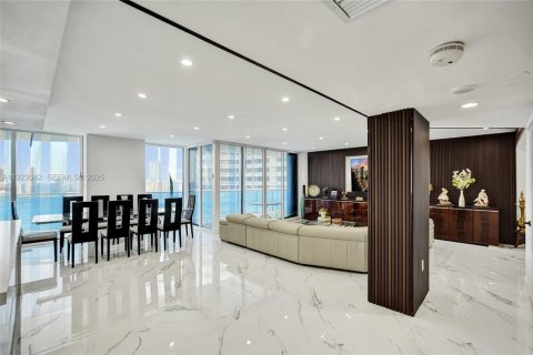 Condominio en venta en Aventura, Florida, 3 dormitorios, 229.47 m2 № 1982091 - foto 6