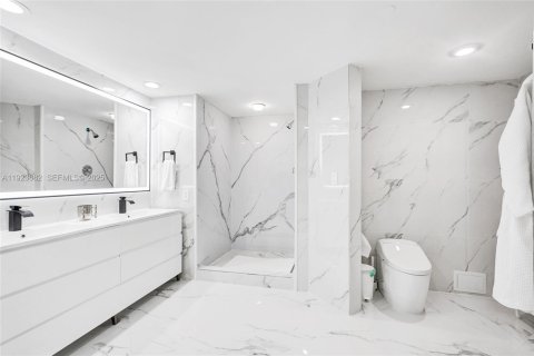 Condominio en venta en Aventura, Florida, 3 dormitorios, 229.47 m2 № 1982091 - foto 4