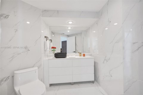 Condominio en venta en Aventura, Florida, 3 dormitorios, 229.47 m2 № 1982091 - foto 27