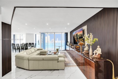 Condominio en venta en Aventura, Florida, 3 dormitorios, 229.47 m2 № 1982091 - foto 15