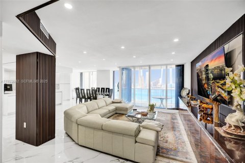 Condominio en venta en Aventura, Florida, 3 dormitorios, 229.47 m2 № 1982091 - foto 14