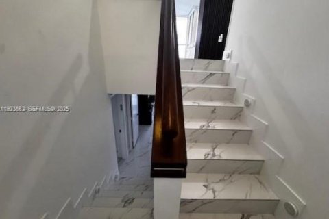 Condominio en venta en Aventura, Florida, 3 dormitorios, 229.47 m2 № 1982091 - foto 9