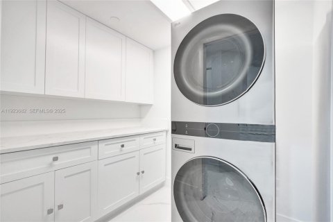 Condominio en venta en Aventura, Florida, 3 dormitorios, 229.47 m2 № 1982091 - foto 28