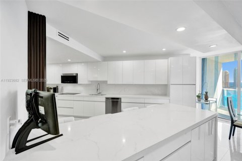 Condominio en venta en Aventura, Florida, 3 dormitorios, 229.47 m2 № 1982091 - foto 24