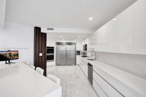 Condominio en venta en Aventura, Florida, 3 dormitorios, 229.47 m2 № 1982091 - foto 26