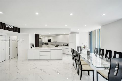 Condominio en venta en Aventura, Florida, 3 dormitorios, 229.47 m2 № 1982091 - foto 21