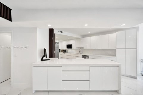 Condominio en venta en Aventura, Florida, 3 dormitorios, 229.47 m2 № 1982091 - foto 23