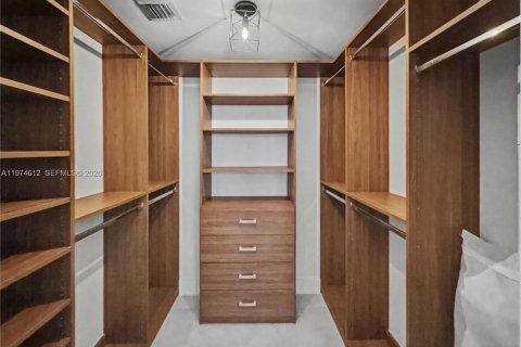 Condominio en alquiler en Miami, Florida, 1 dormitorio, 75.81 m2 № 2040297 - foto 14