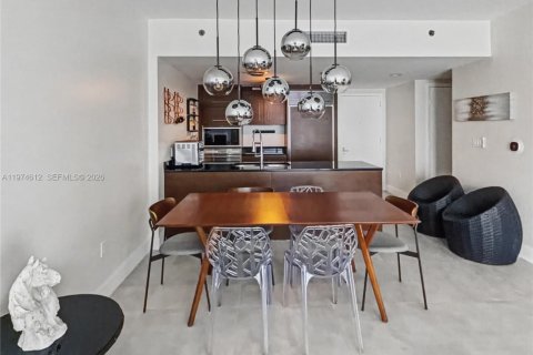 Condominio en alquiler en Miami, Florida, 1 dormitorio, 75.81 m2 № 2040297 - foto 9