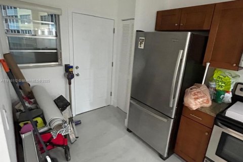Condo in Miami, Florida, 2 bedrooms  № 1971033 - photo 3