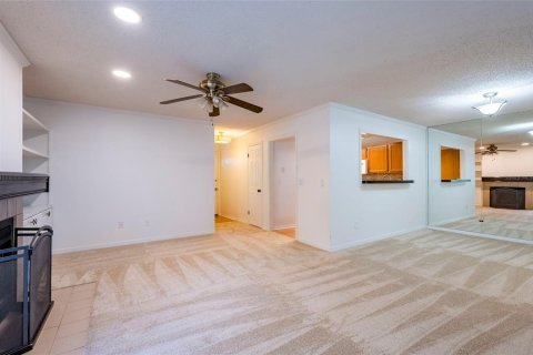 Condo in Tampa, Florida, 2 bedrooms  № 2199971 - photo 13
