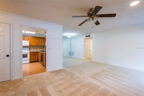 Condo in Tampa, Florida, 2 bedrooms  № 2199971 - photo 12