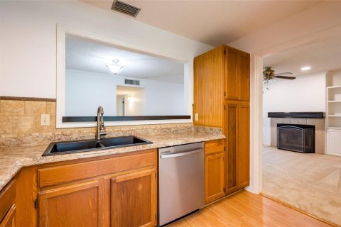Condo in Tampa, Florida, 2 bedrooms  № 2199971 - photo 10