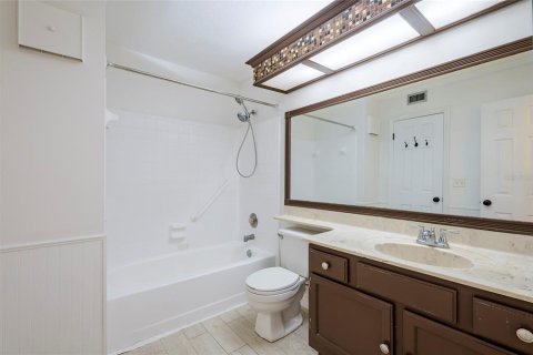 Condo in Tampa, Florida, 2 bedrooms  № 2199971 - photo 22