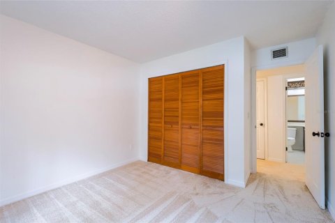 Condo in Tampa, Florida, 2 bedrooms  № 2199971 - photo 20