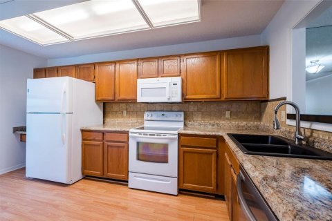 Condo in Tampa, Florida, 2 bedrooms  № 2199971 - photo 6