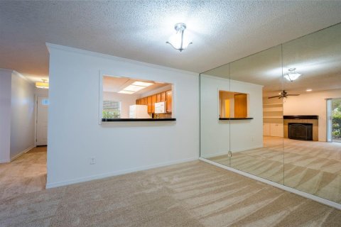 Condo in Tampa, Florida, 2 bedrooms  № 2199971 - photo 14