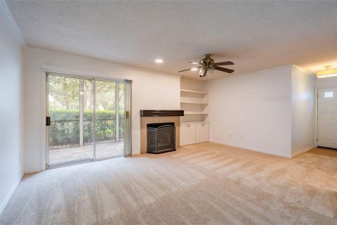 Condo in Tampa, Florida, 2 bedrooms  № 2199971 - photo 16