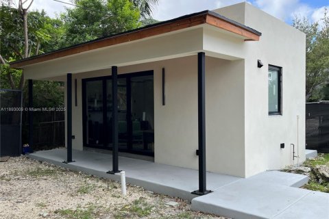Villa ou maison à vendre à Miami, Floride: 4 chambres, 130.06 m2 № 1949347 - photo 12