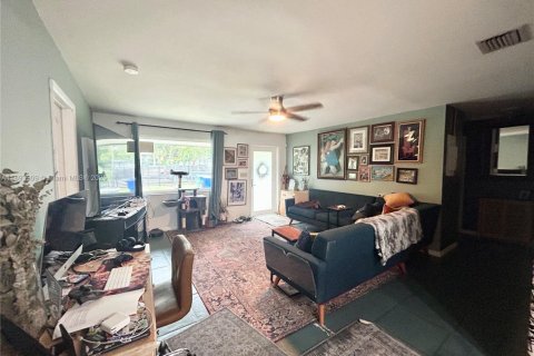 Villa ou maison à vendre à Miami, Floride: 4 chambres, 130.06 m2 № 1949347 - photo 5