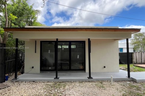 Villa ou maison à vendre à Miami, Floride: 4 chambres, 130.06 m2 № 1949347 - photo 10