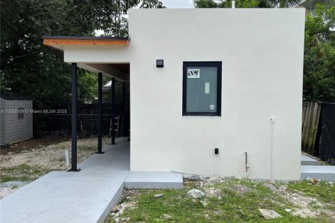 Villa ou maison à vendre à Miami, Floride: 4 chambres, 130.06 m2 № 1949347 - photo 11