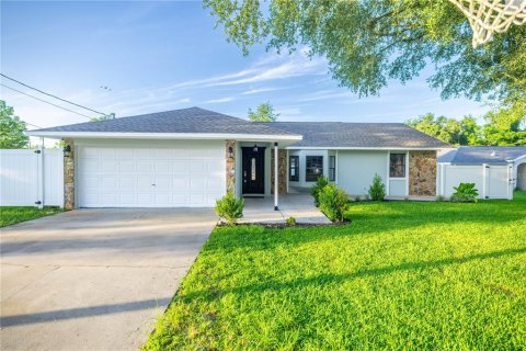 House in Ocala, Florida 3 bedrooms, 155.24 sq.m. № 1866148 - photo 1