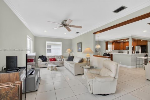 House in West Palm Beach, Florida 2 bedrooms, 139.82 sq.m. № 1775211 - photo 21