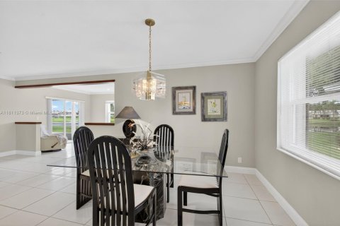 House in West Palm Beach, Florida 2 bedrooms, 139.82 sq.m. № 1775211 - photo 17