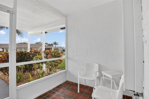 House in West Palm Beach, Florida 2 bedrooms, 139.82 sq.m. № 1775211 - photo 6