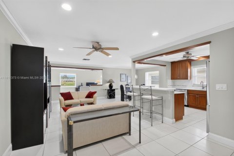 House in West Palm Beach, Florida 2 bedrooms, 139.82 sq.m. № 1775211 - photo 9