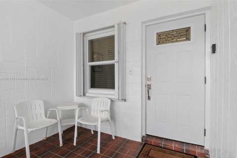House in West Palm Beach, Florida 2 bedrooms, 139.82 sq.m. № 1775211 - photo 5