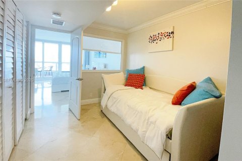 Condo in Miami, Florida, 1 bedroom  № 2035532 - photo 13