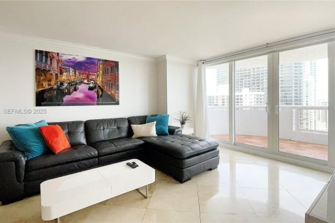 Condo in Miami, Florida, 1 bedroom  № 2035532 - photo 5