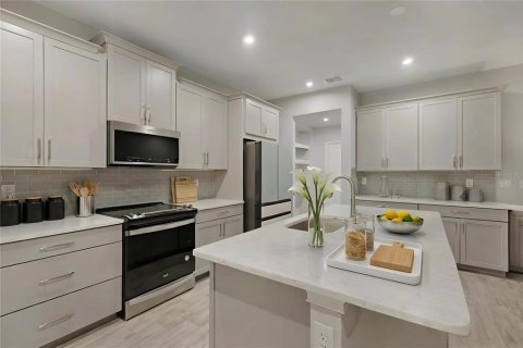 Touwnhouse à vendre à Lutz, Floride: 4 chambres, 239.13 m2 № 2095105 - photo 3